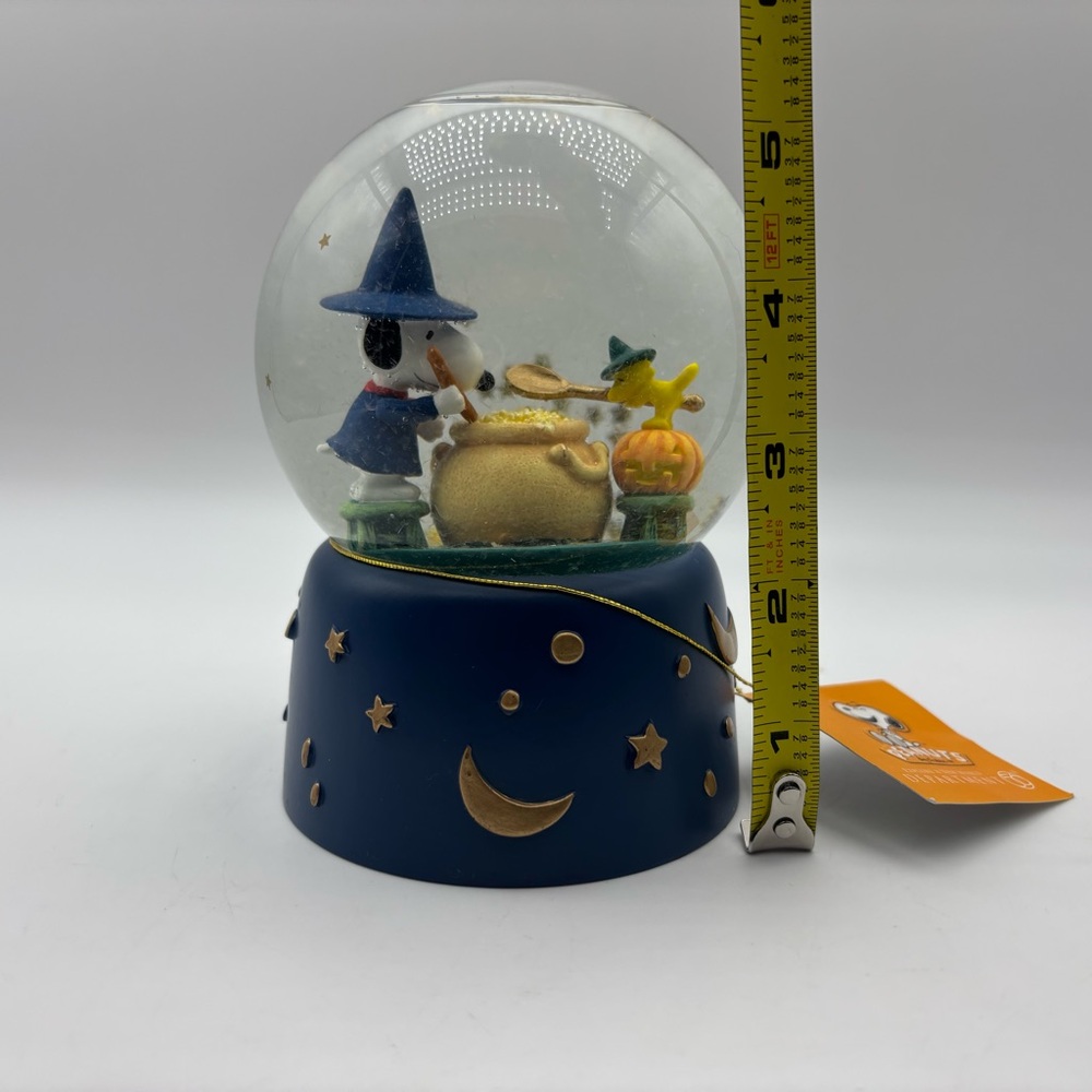 Department 56 Peanuts Snoopy "Sorcerer‘s Apprentice" Halloween Snowglobe - New - Picture 10 of 13